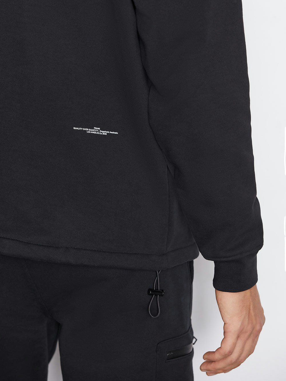 sweatshirt detail view alt:fit2